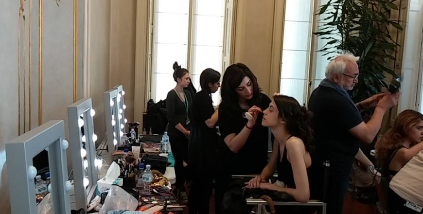 Makeup avec miroirs lumineux Cantoni Makeup avec miroirs lumineux Cantoni