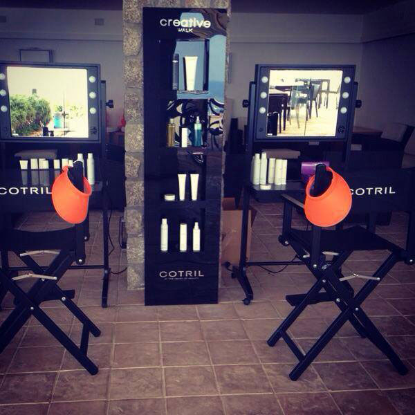 station de travail coiffeur, avec roulettes