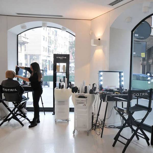 valises et chaises coiffeur