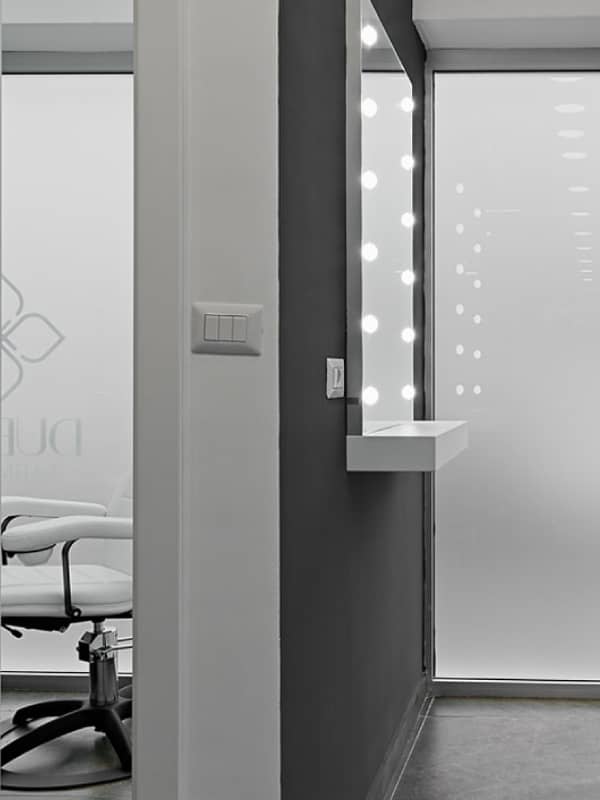 Réception cabinet médical, miroir lumineux