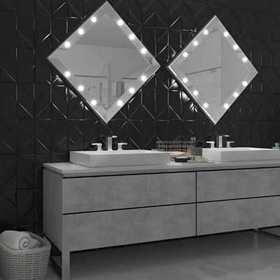 Miroir design carré en salle de bain