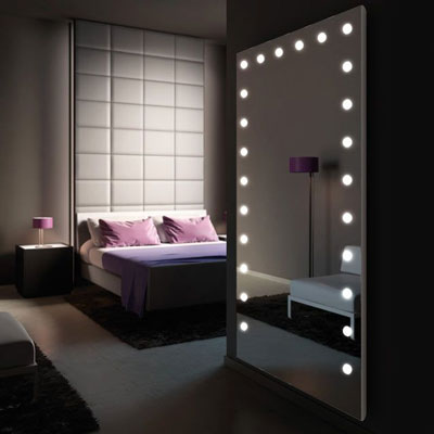 Miroir design pour la chambre, grande taille avec éclairage